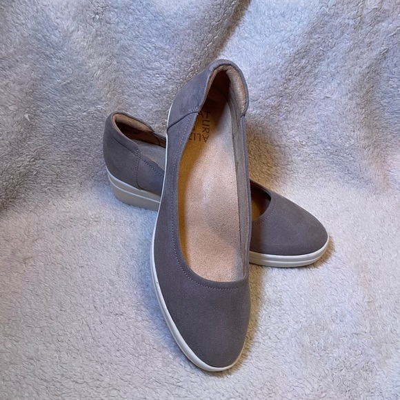 Naturalizer Gray Wedges with Soft Suede Finish - Picture 1 of 10